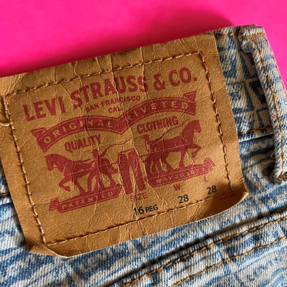 LEVI'S logo - Picture 2 of 7